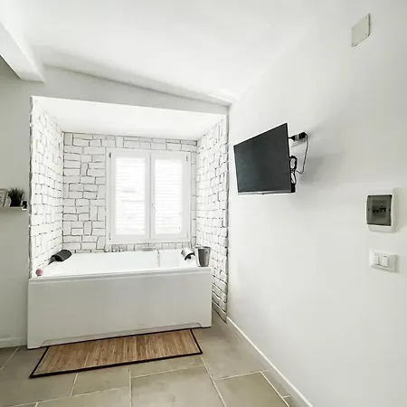 1 Bedroom Awesome In Лепорано